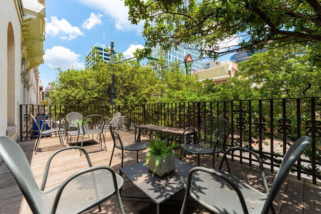 loft on congress downtown patio